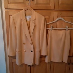 Genny Italy Peach Wool Skirt Suit Vintage Size 6